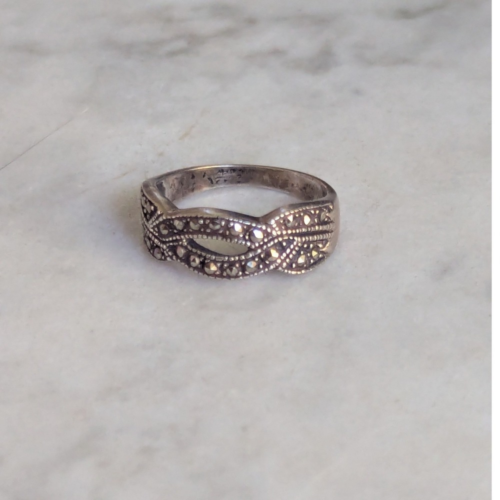 Art Deco 925 Marcasite Infinity Wave Band Ring Size 8.5 Sterling‎ Silver VTG